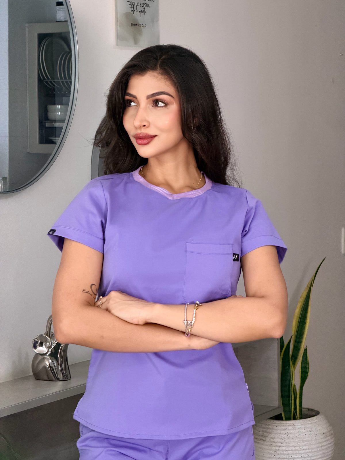 Uniforme Aura Lila