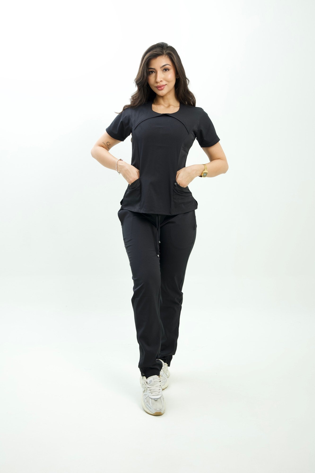 Hera Negro · Cuerpo Completo