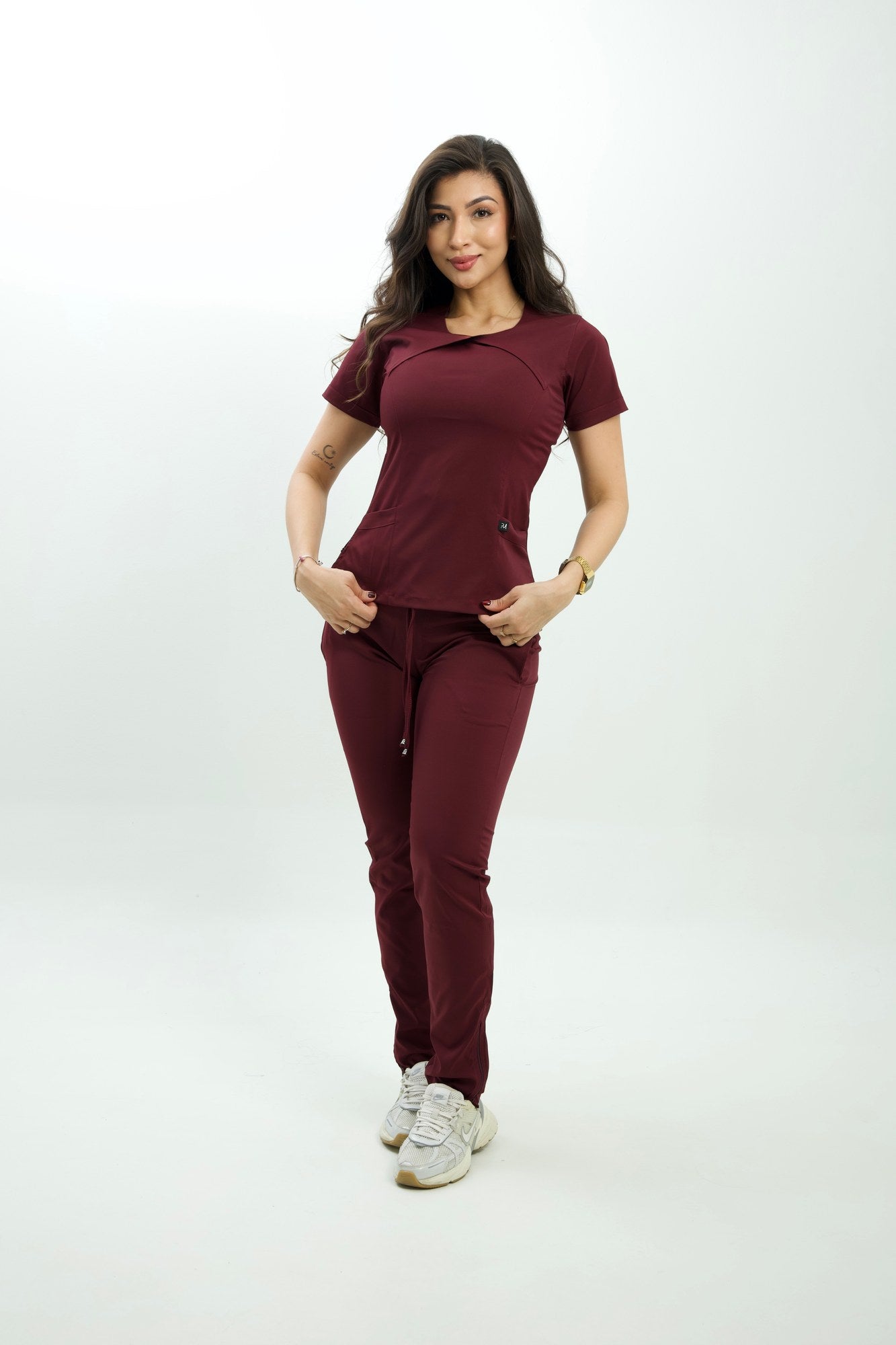 Hera Vinotinto · Cuerpo Completo